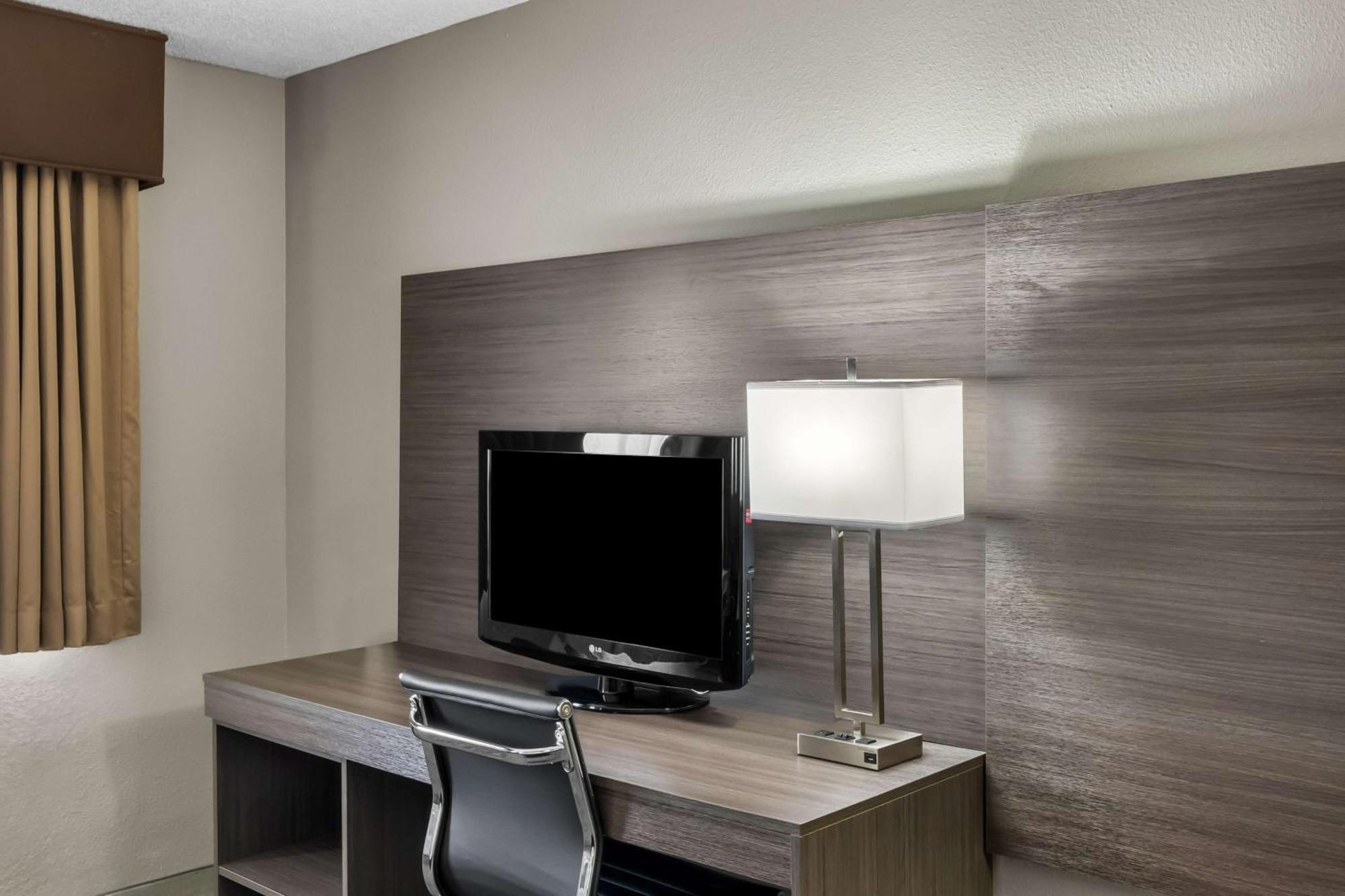 Standard Room,1679567868:JPEG